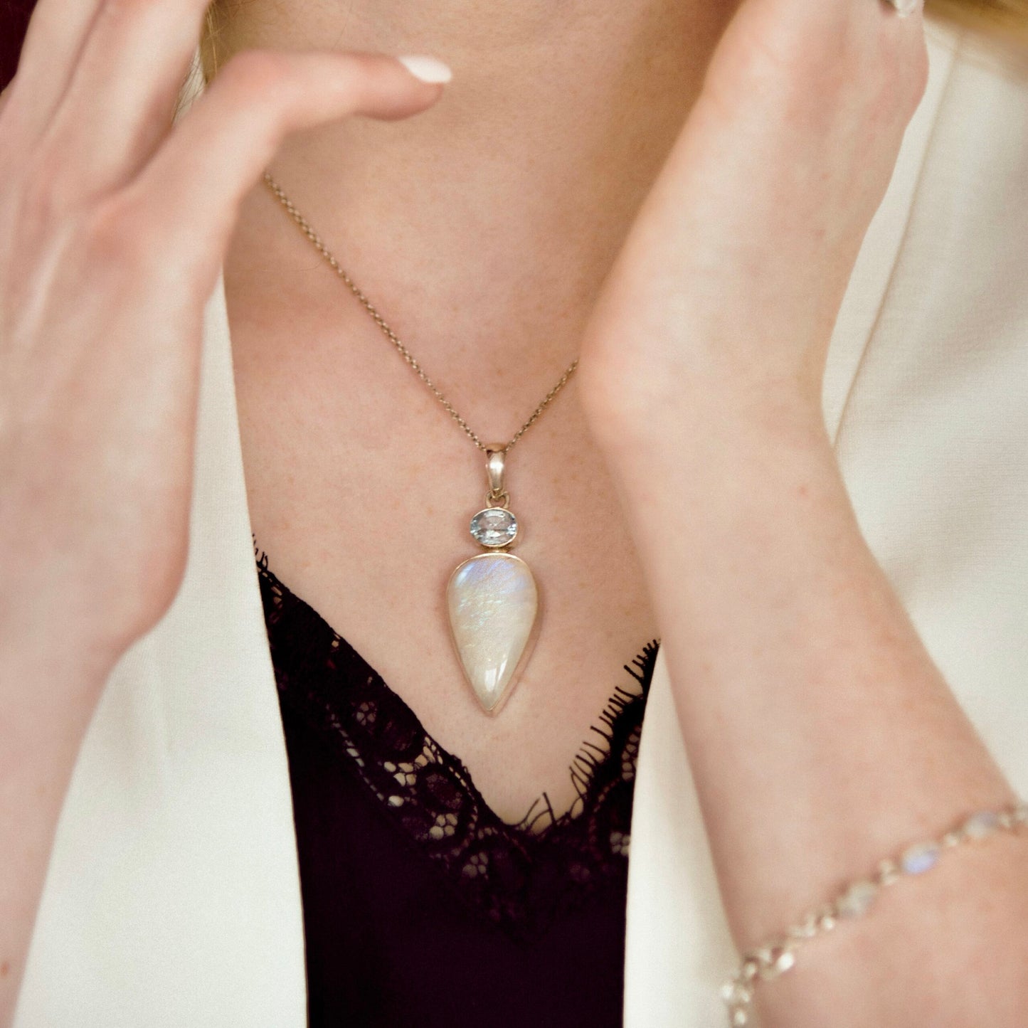 The Queen Armband