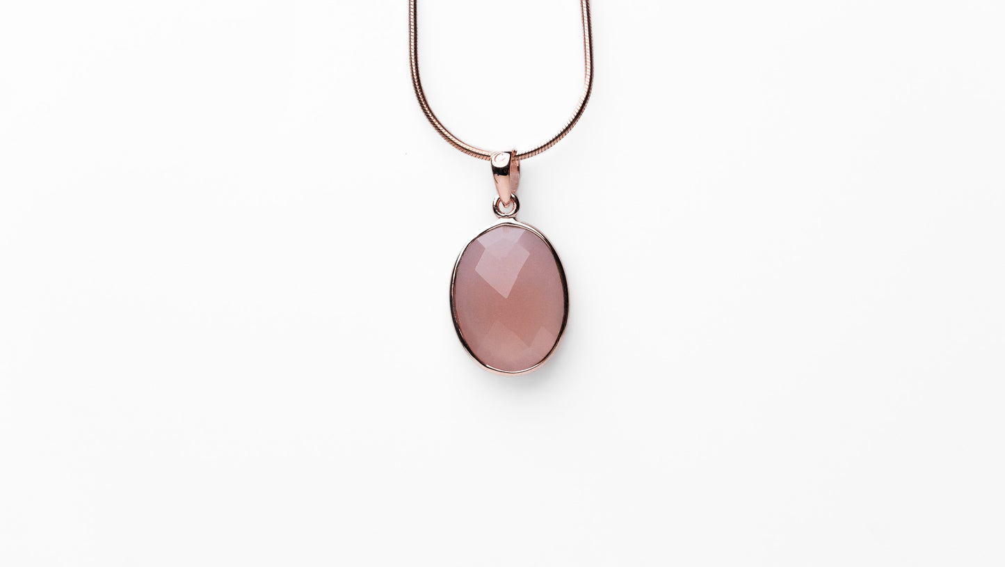 The Rose Chalcedony Ketting
