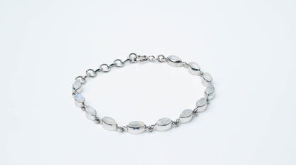 The Queen Armband