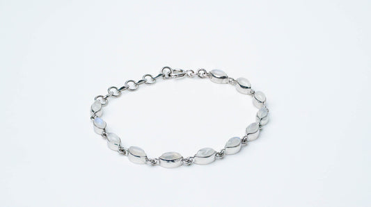 The Queen Armband
